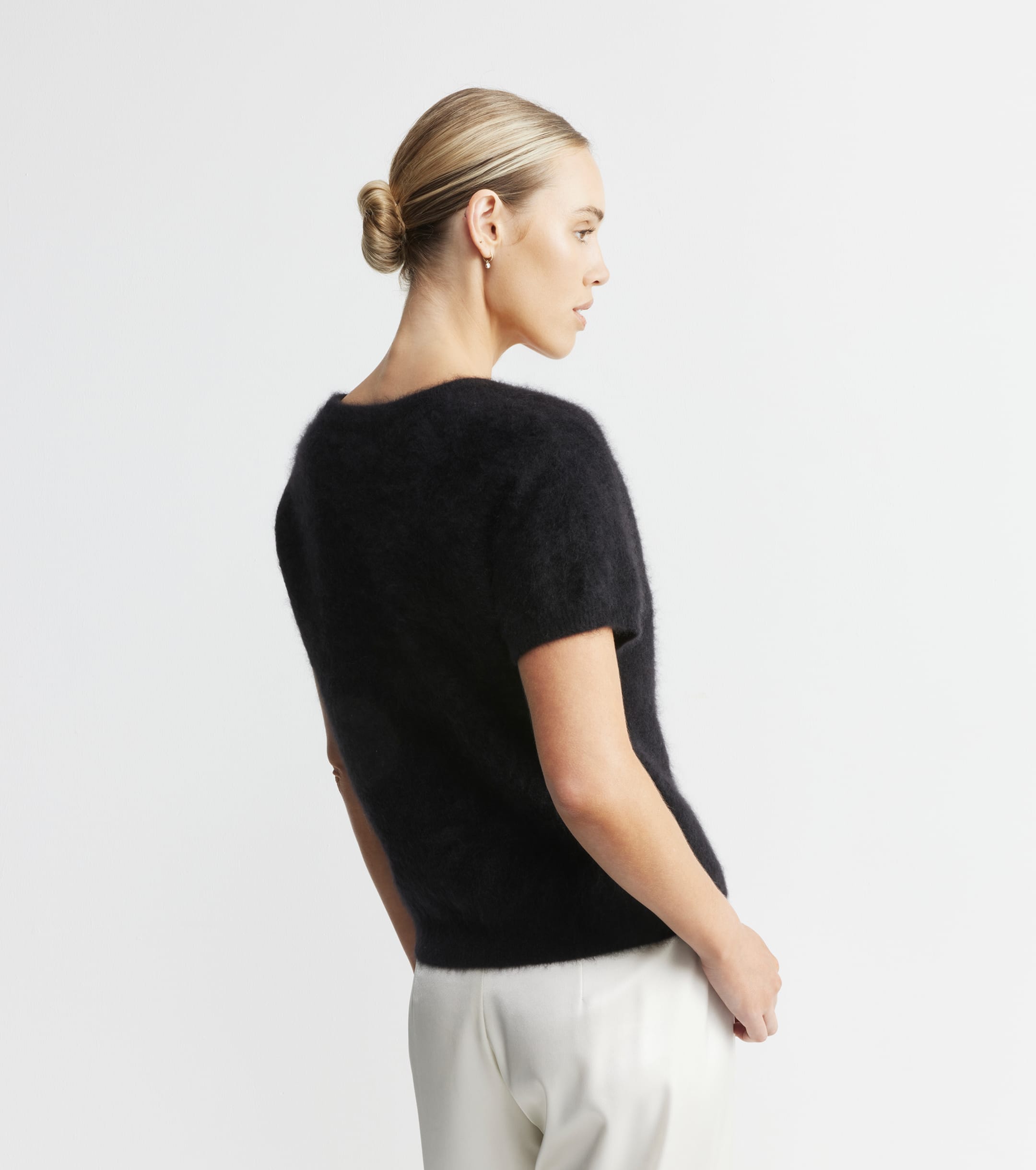 Brushed Cashmere V Tee - Black