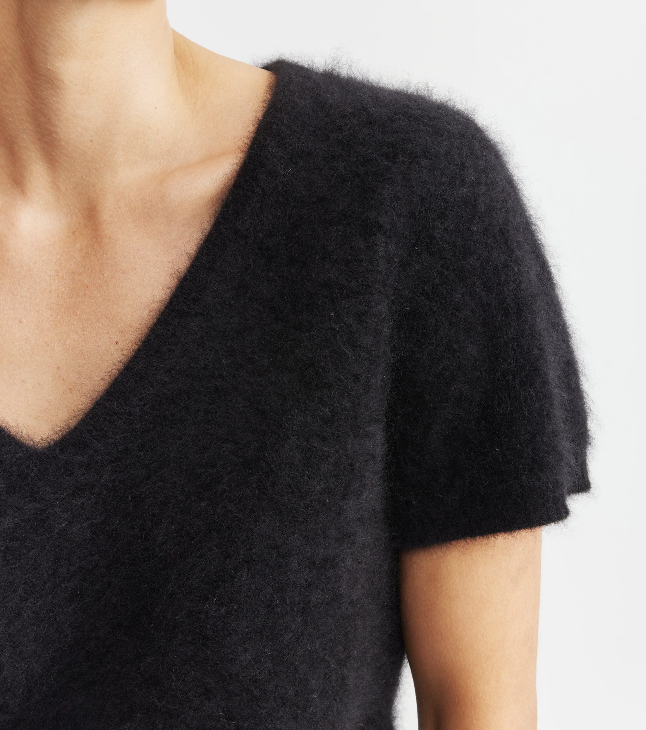 Brushed Cashmere V Tee - Black