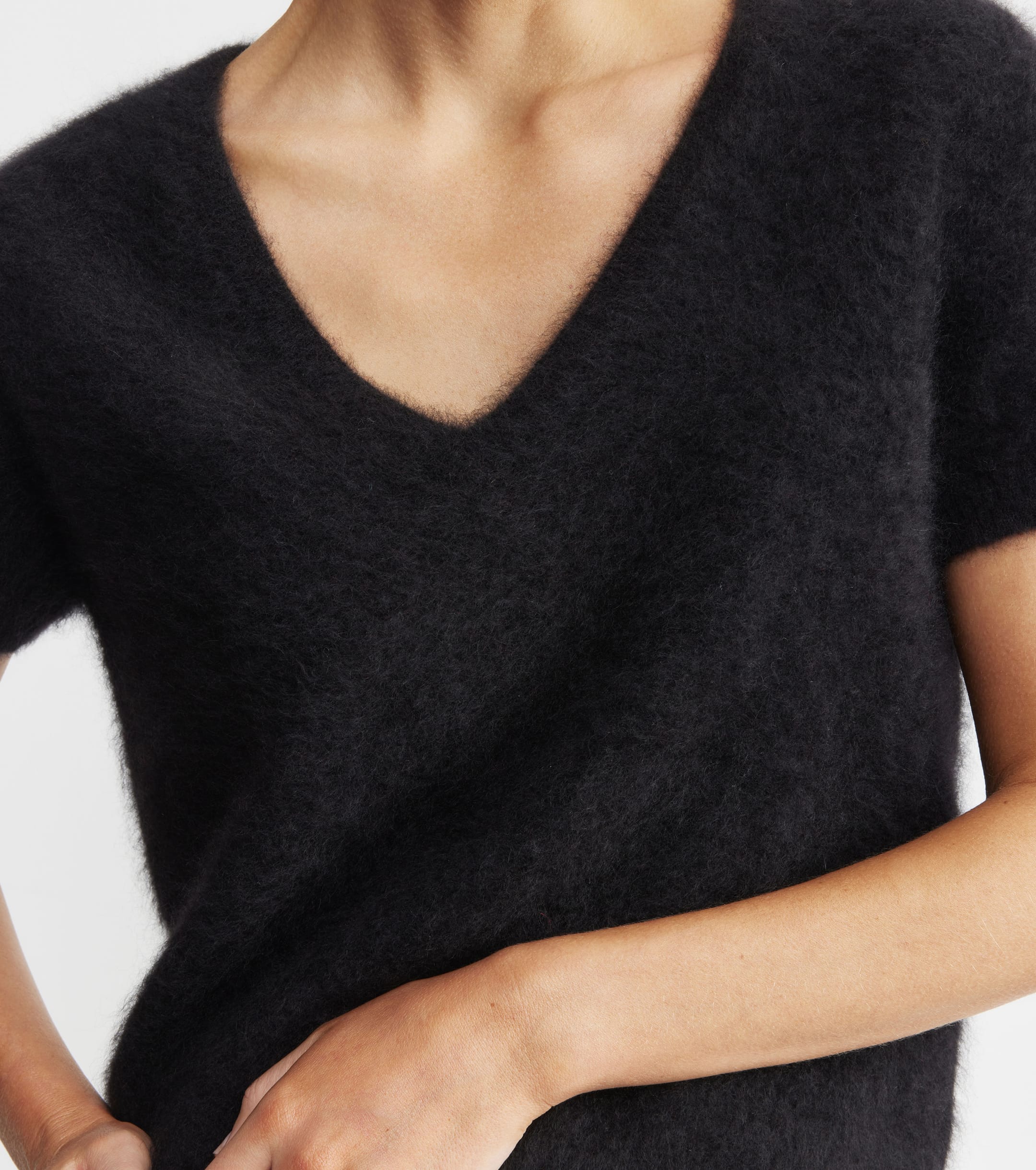 Brushed Cashmere V Tee - Black
