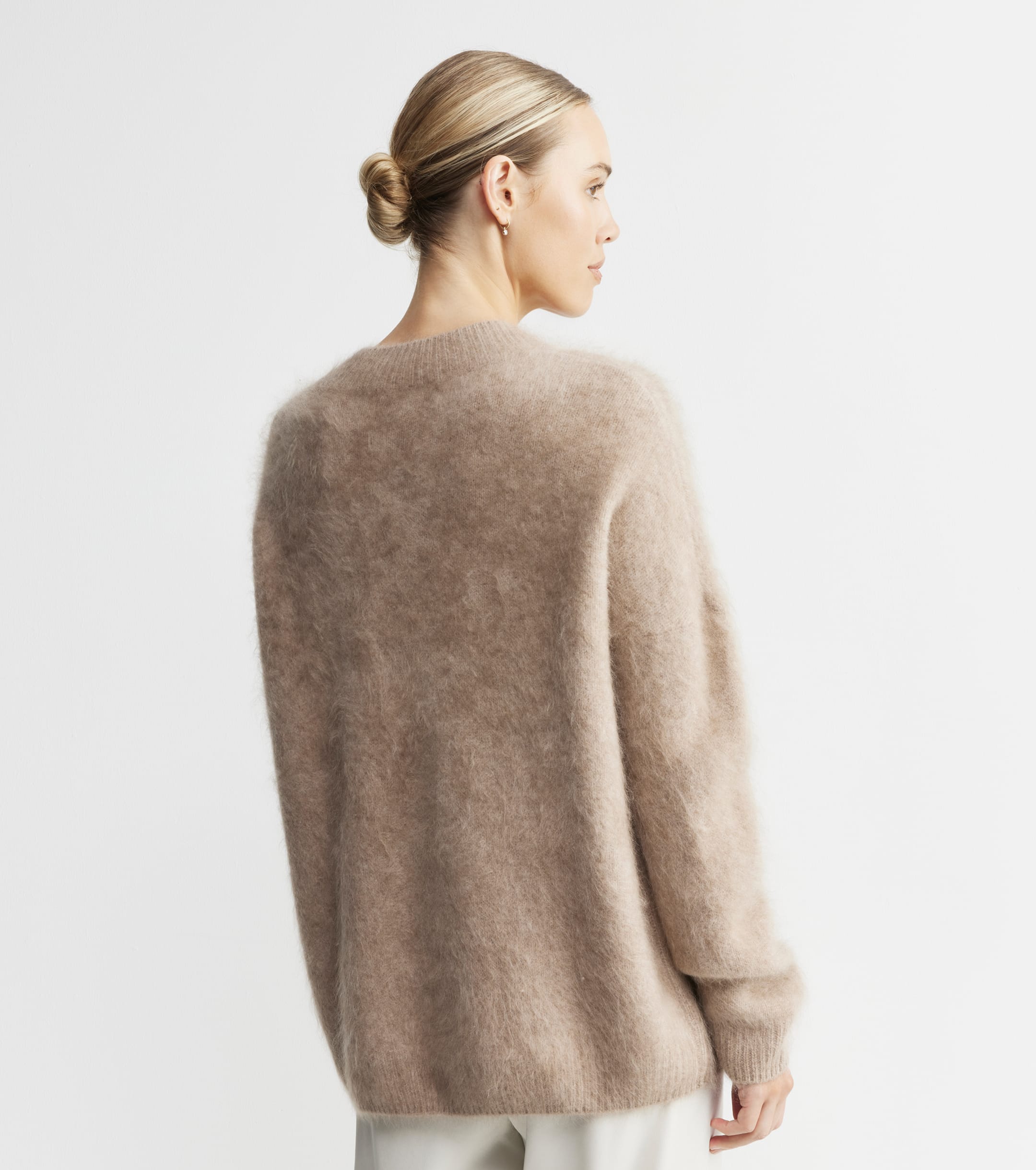Brushed Cashmere Relaxed V Sweater - Walnut