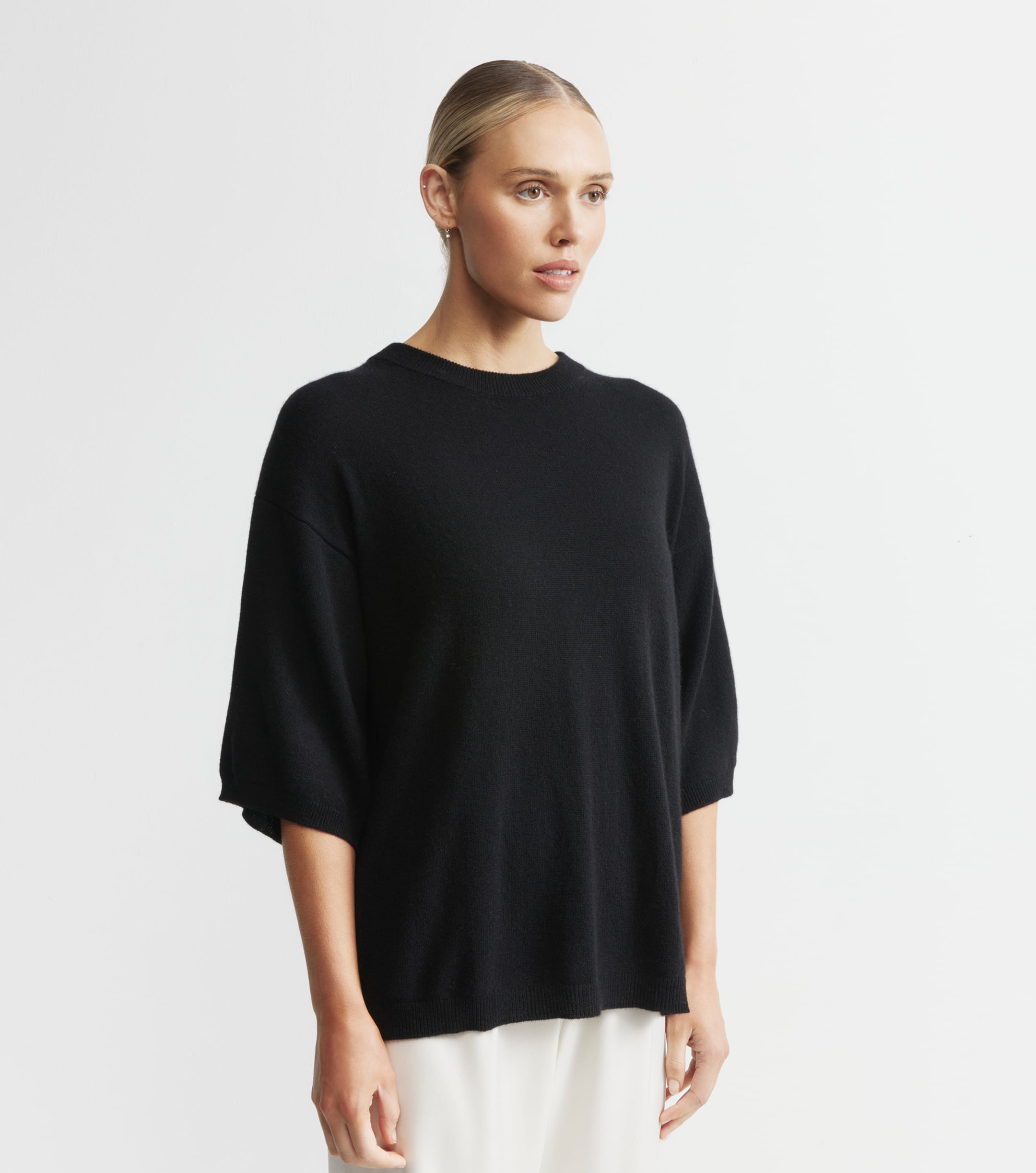 Cashmere Featherweight Oversize Tee - Black