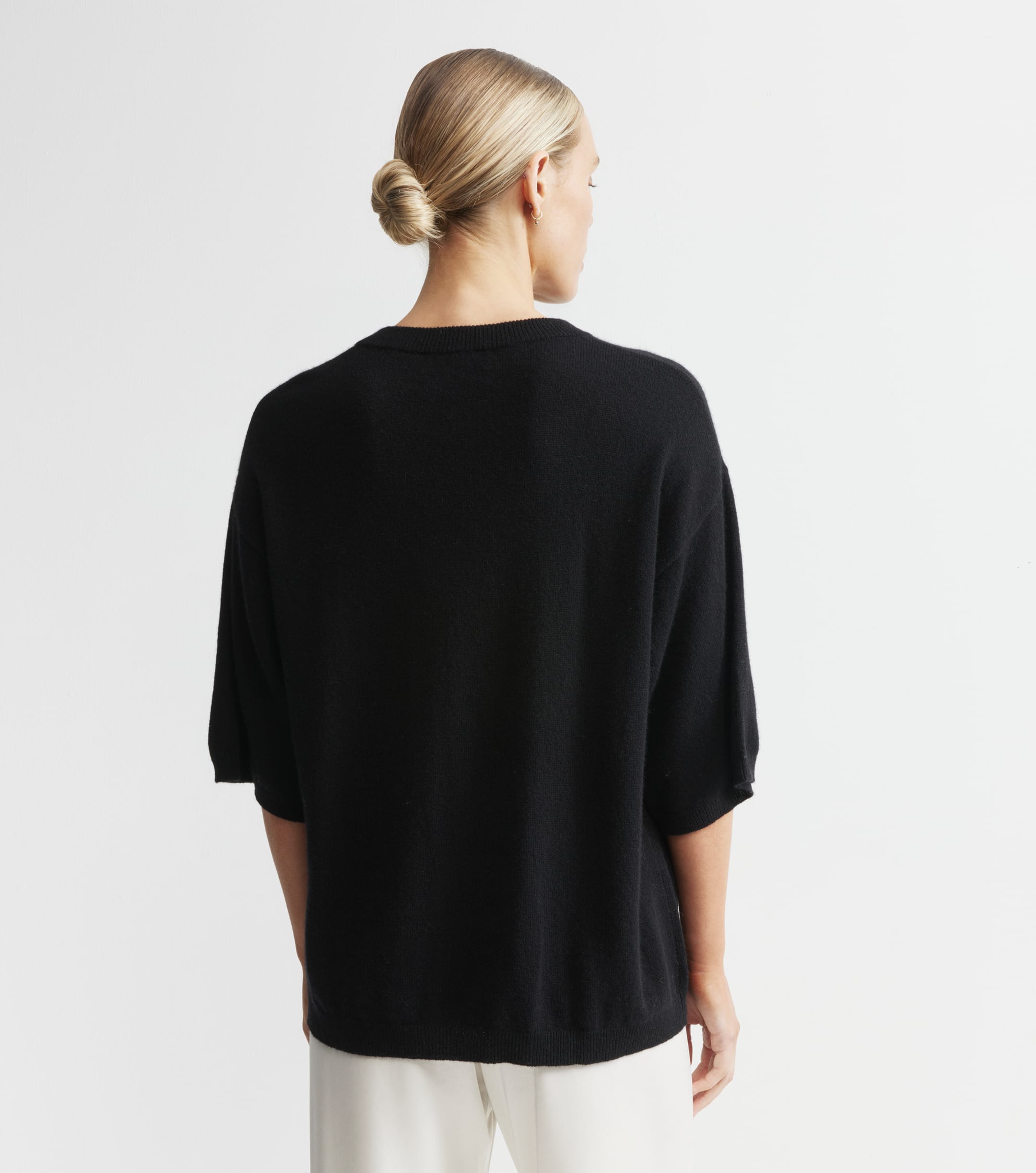 Cashmere Featherweight Oversize Tee - Black