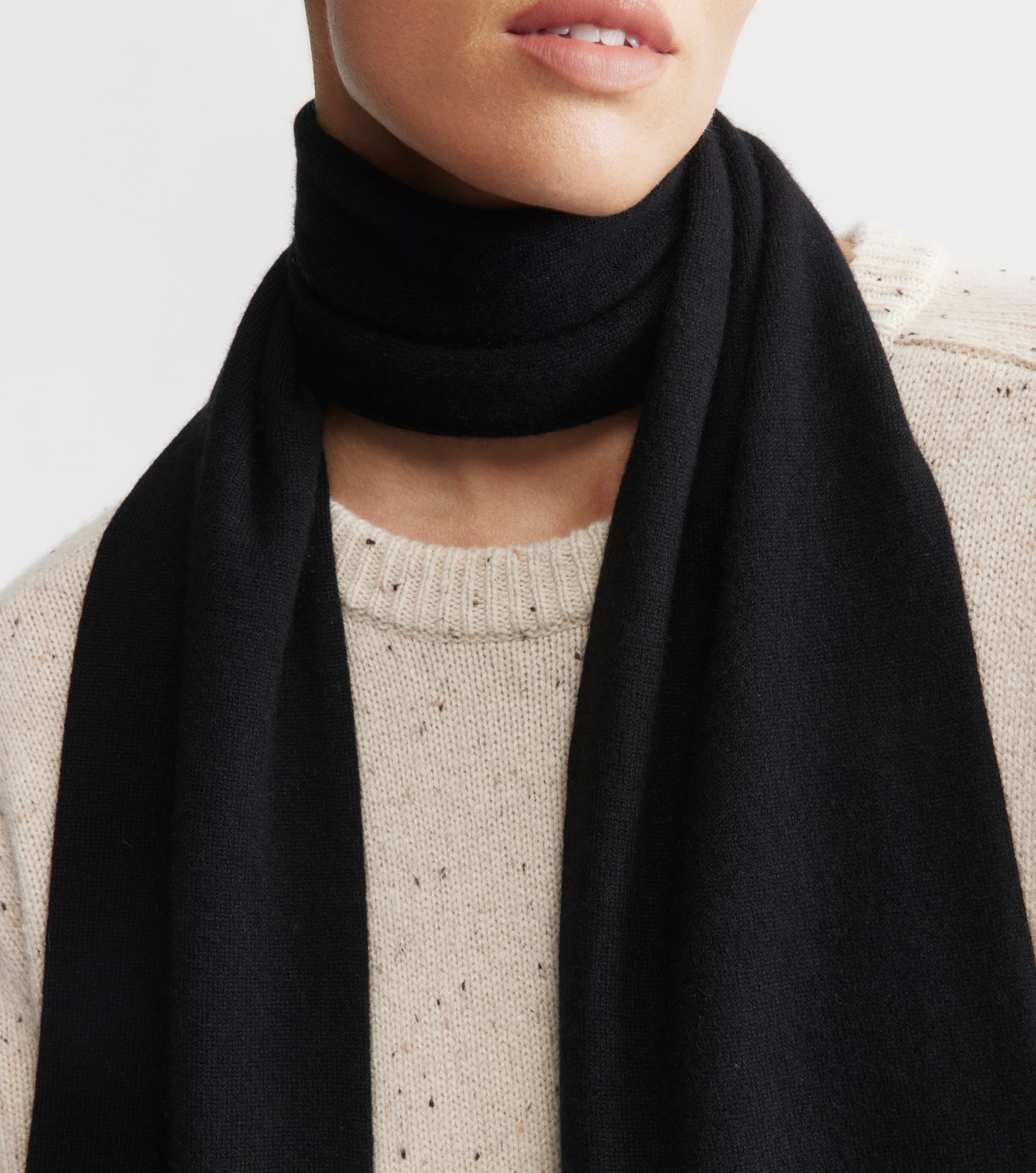 Cashmere Jacquard Scarf - Black