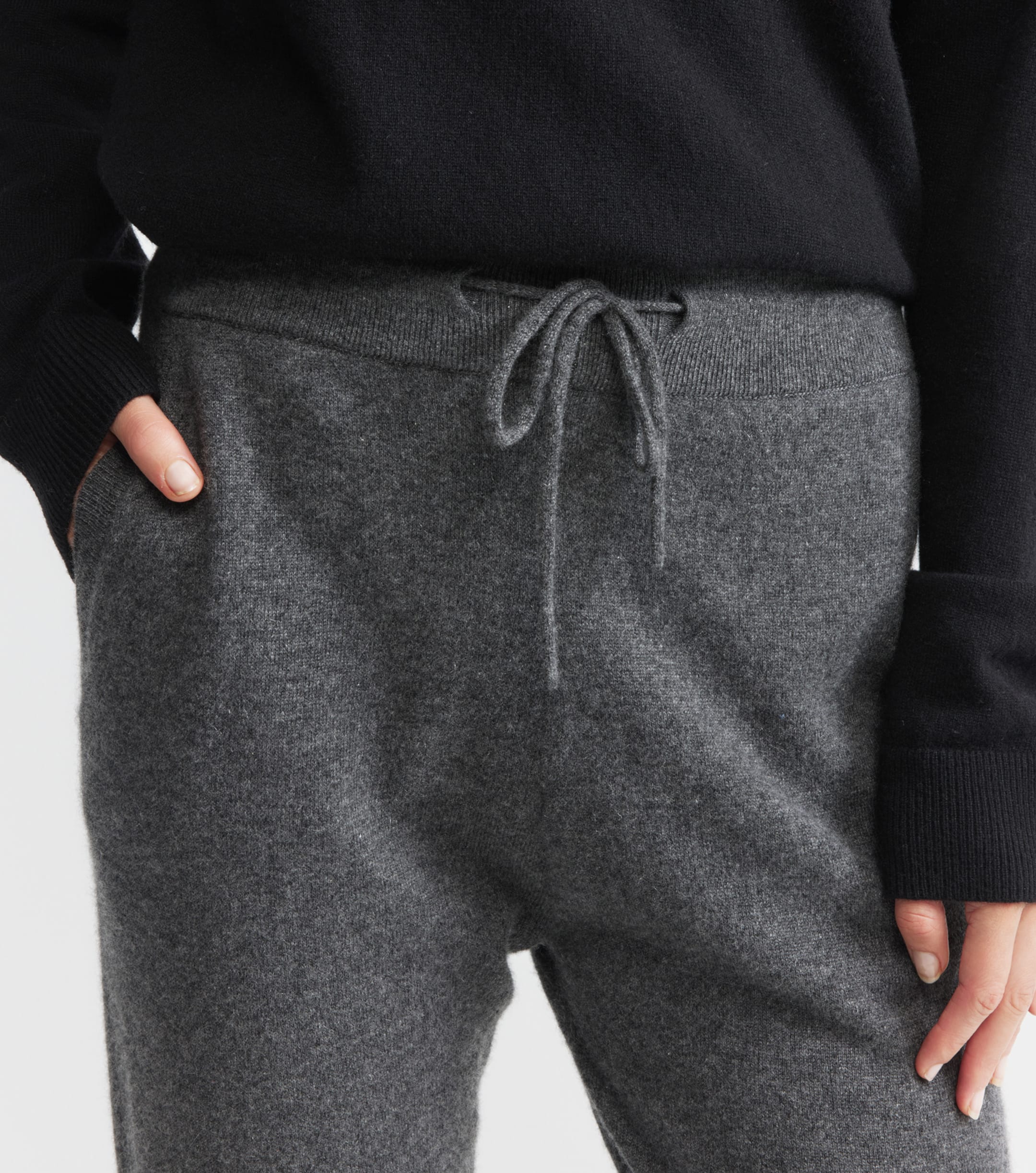Essential Cashmere Jogger - Graphite