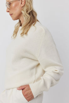  Cashmere Boyfriend Saddle Sweater - Cream