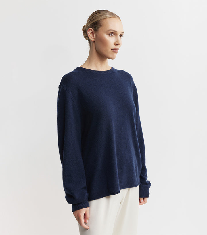 Cashmere Featherweight Oversize Crew - Navy