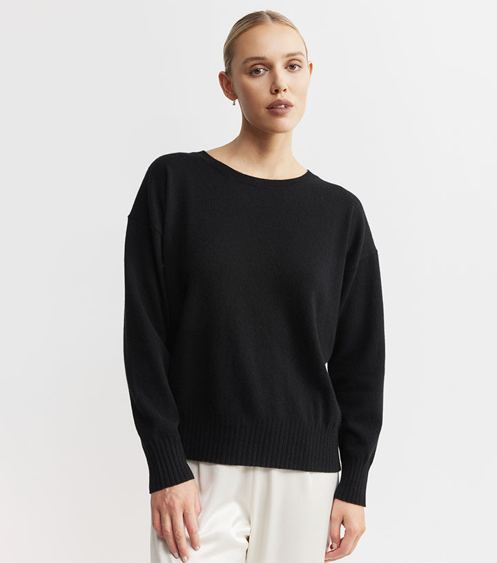 Essential Cashmere Relaxed Crew Neck - Black