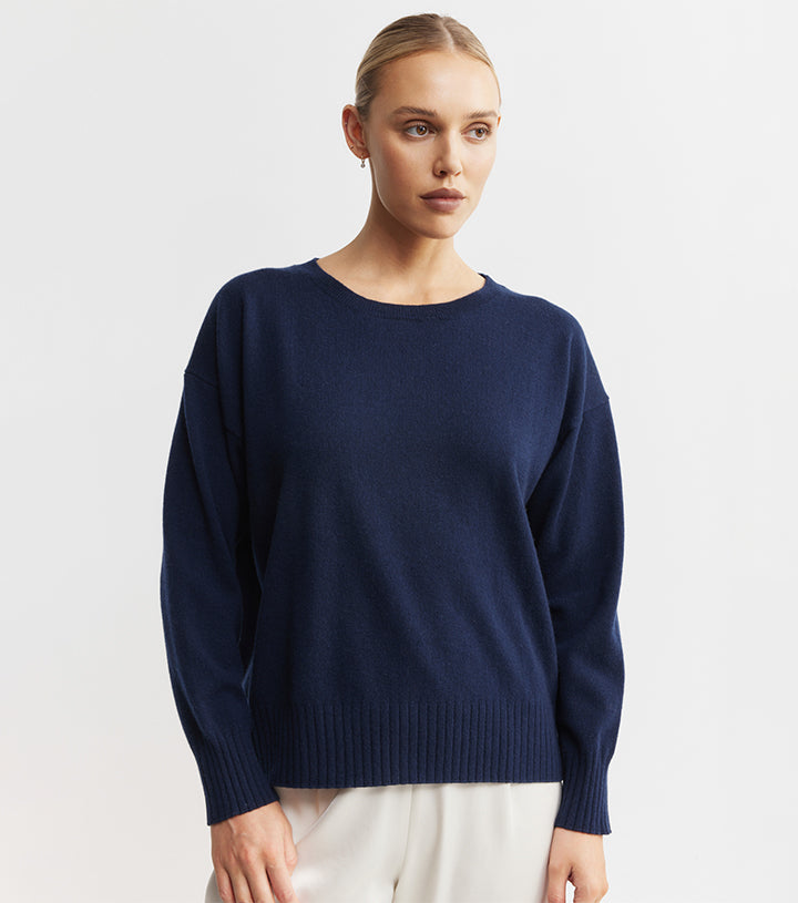 Essential Cashmere Relaxed Crew Neck - Navy
