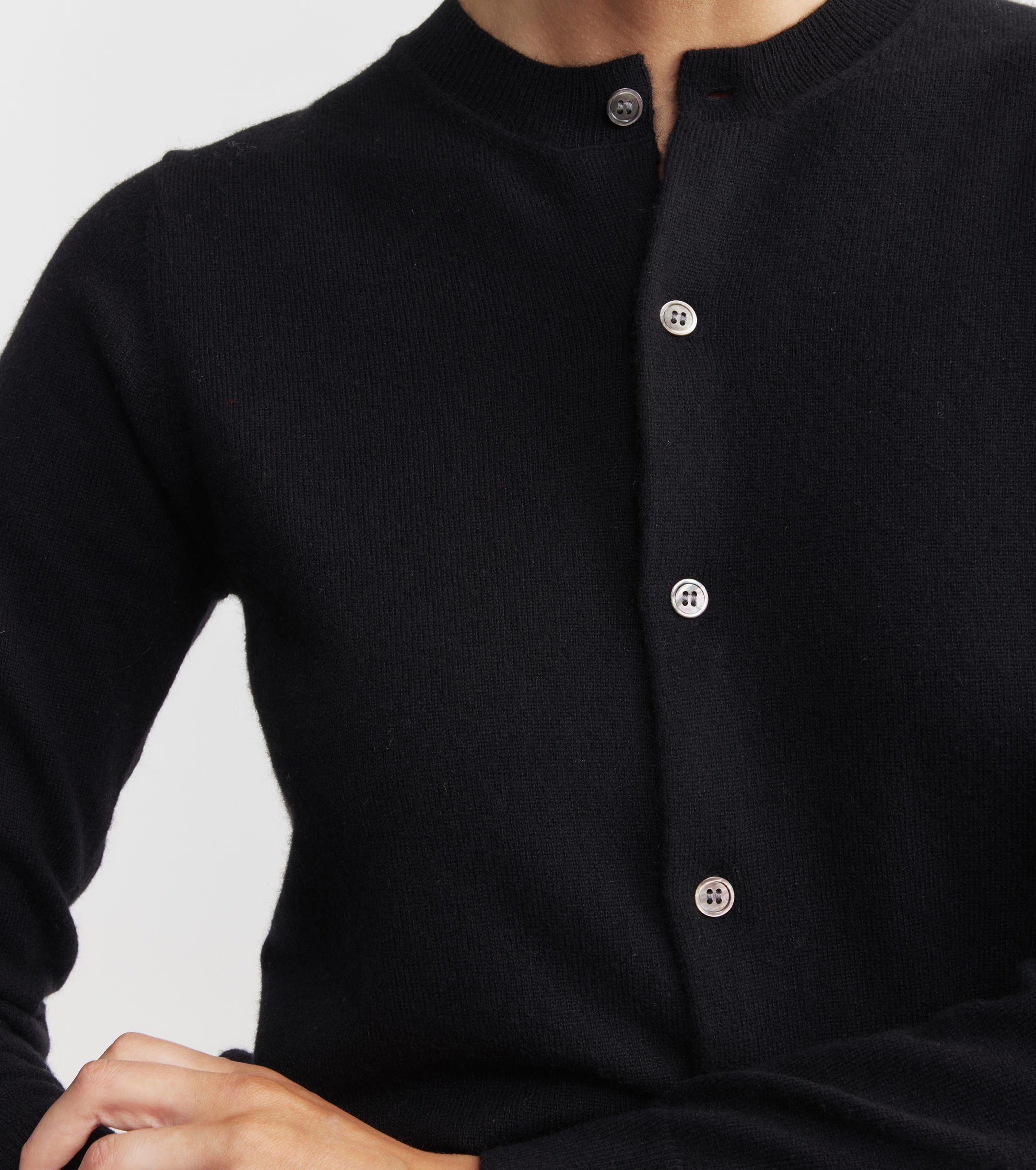 Essential Cashmere Crew Cardigan - Black