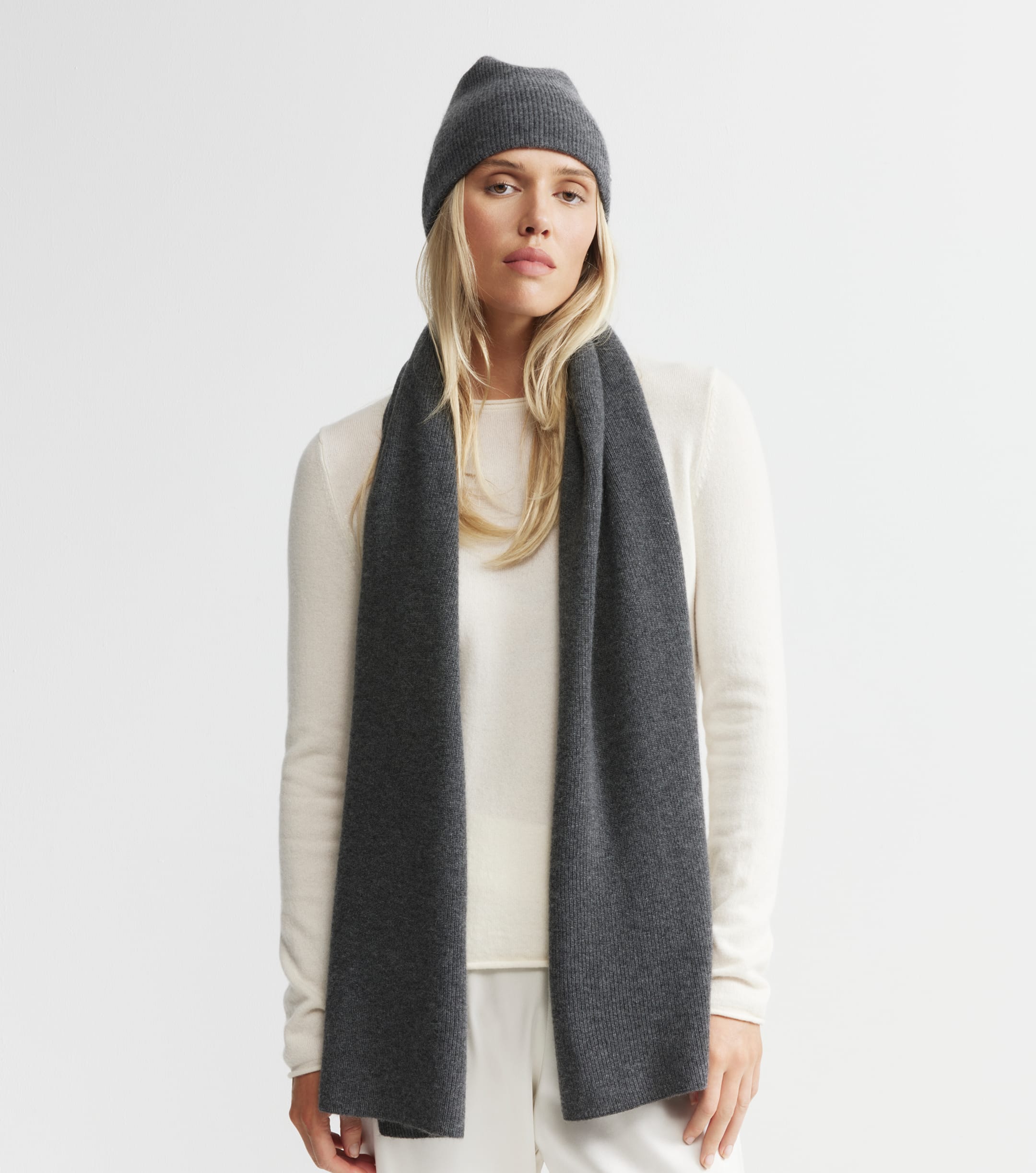 Cashmere Fisherman Rib Beanie - Graphite