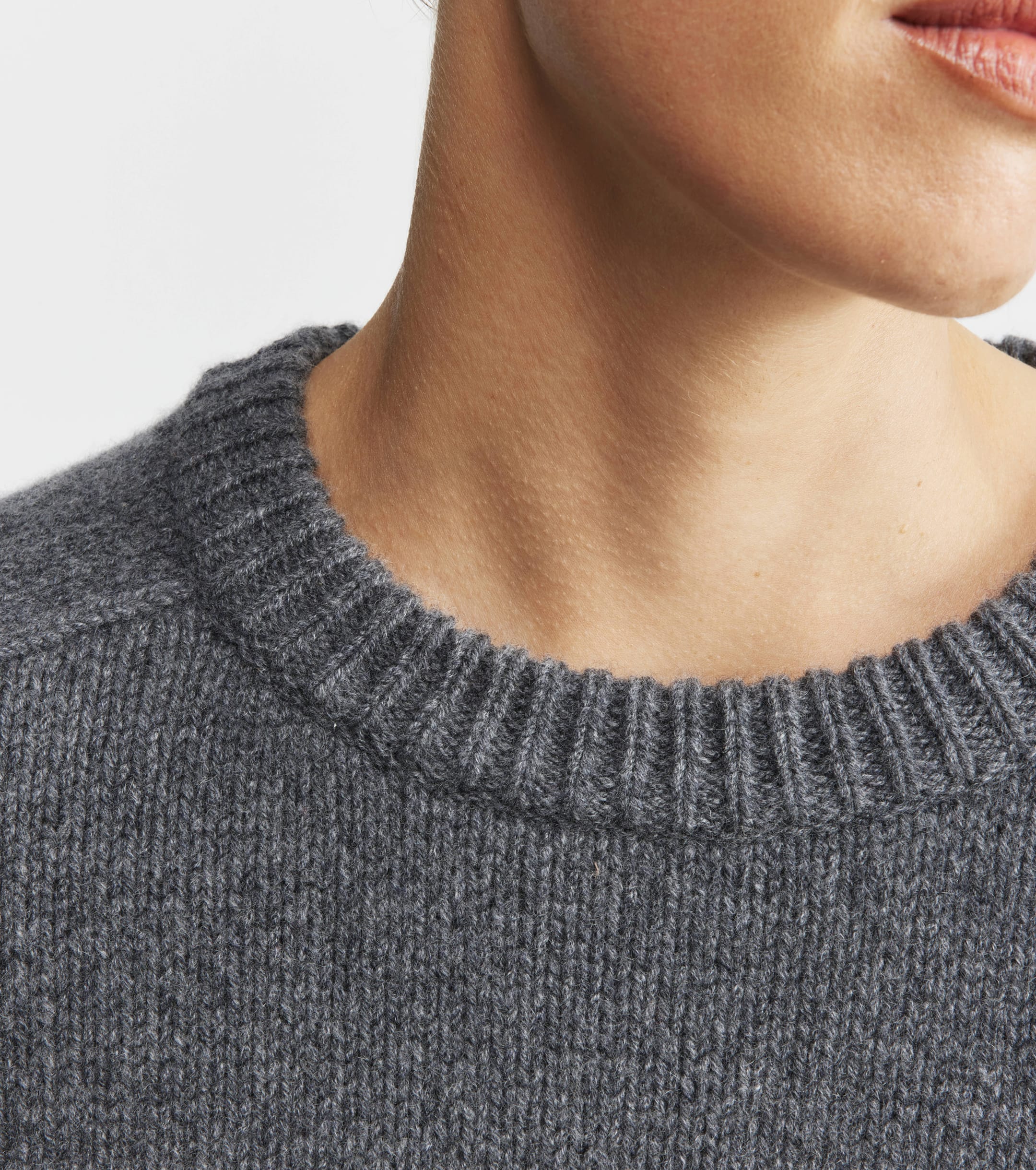 Luxe Cashmere Saddle Crew Sweater - Graphite