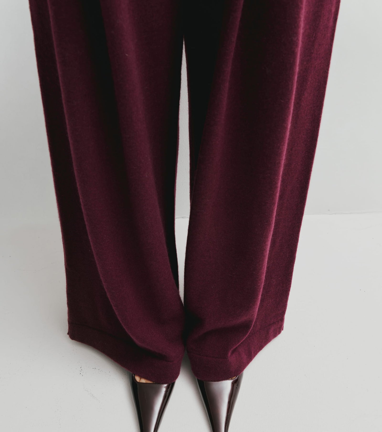Cashmere Pleat Front Trouser - Burgundy