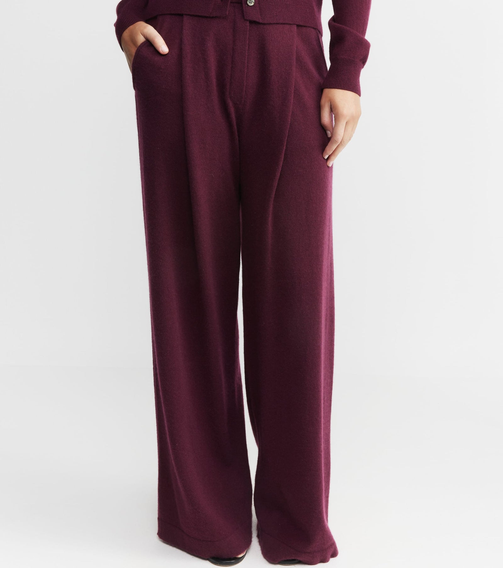 Cashmere Pleat Front Trouser - Burgundy