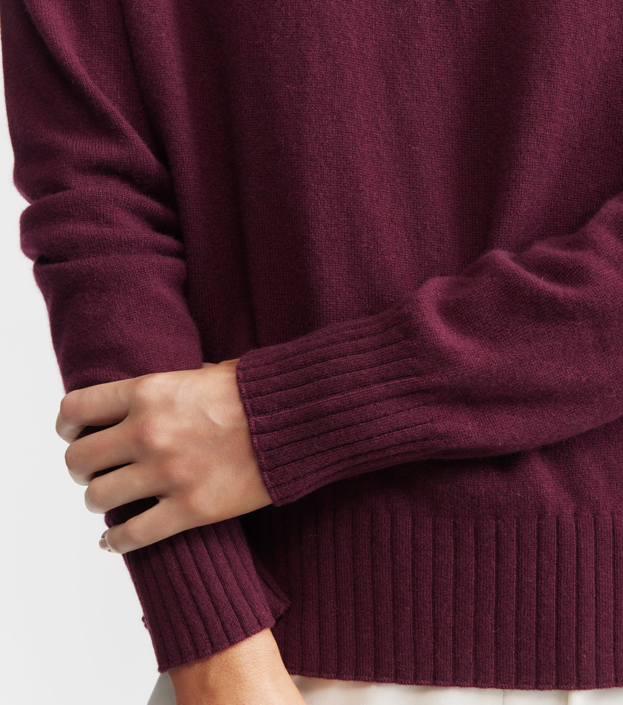Essential Cashmere Relaxed Crew Neck - Burgundy
