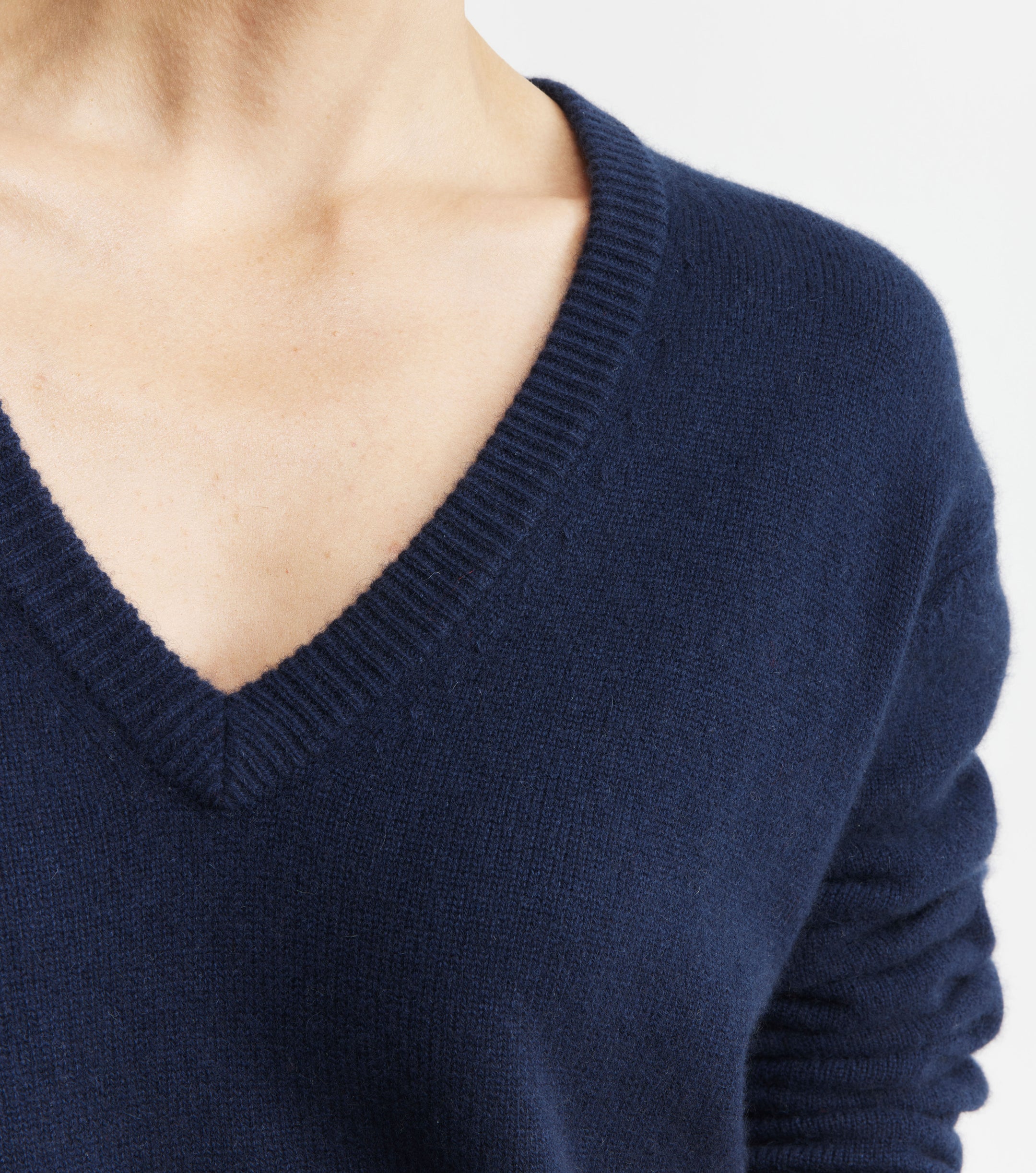 Cashmere V Neck with Ruched Sleeve - Navy