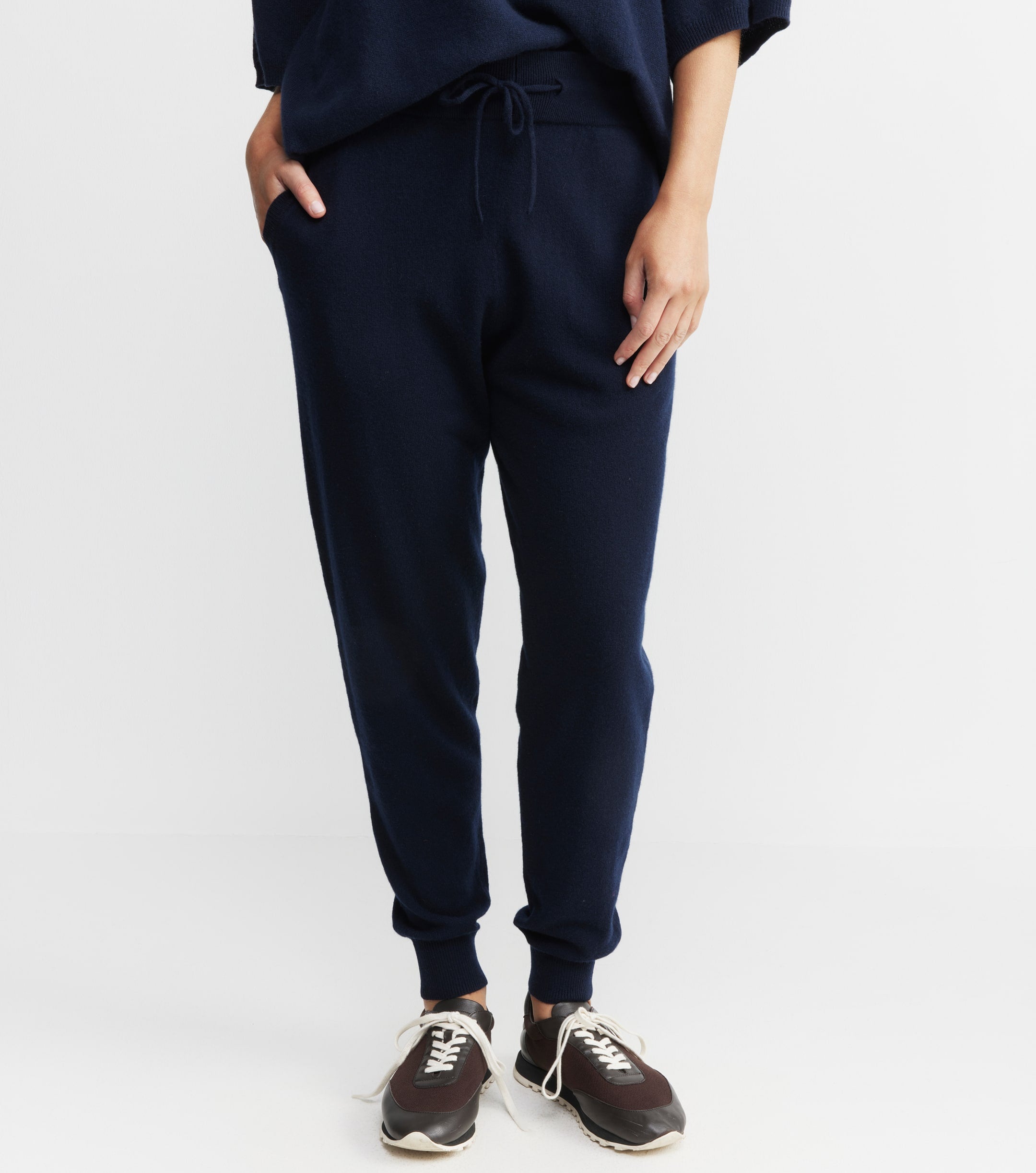 Essential Cashmere Jogger - Navy