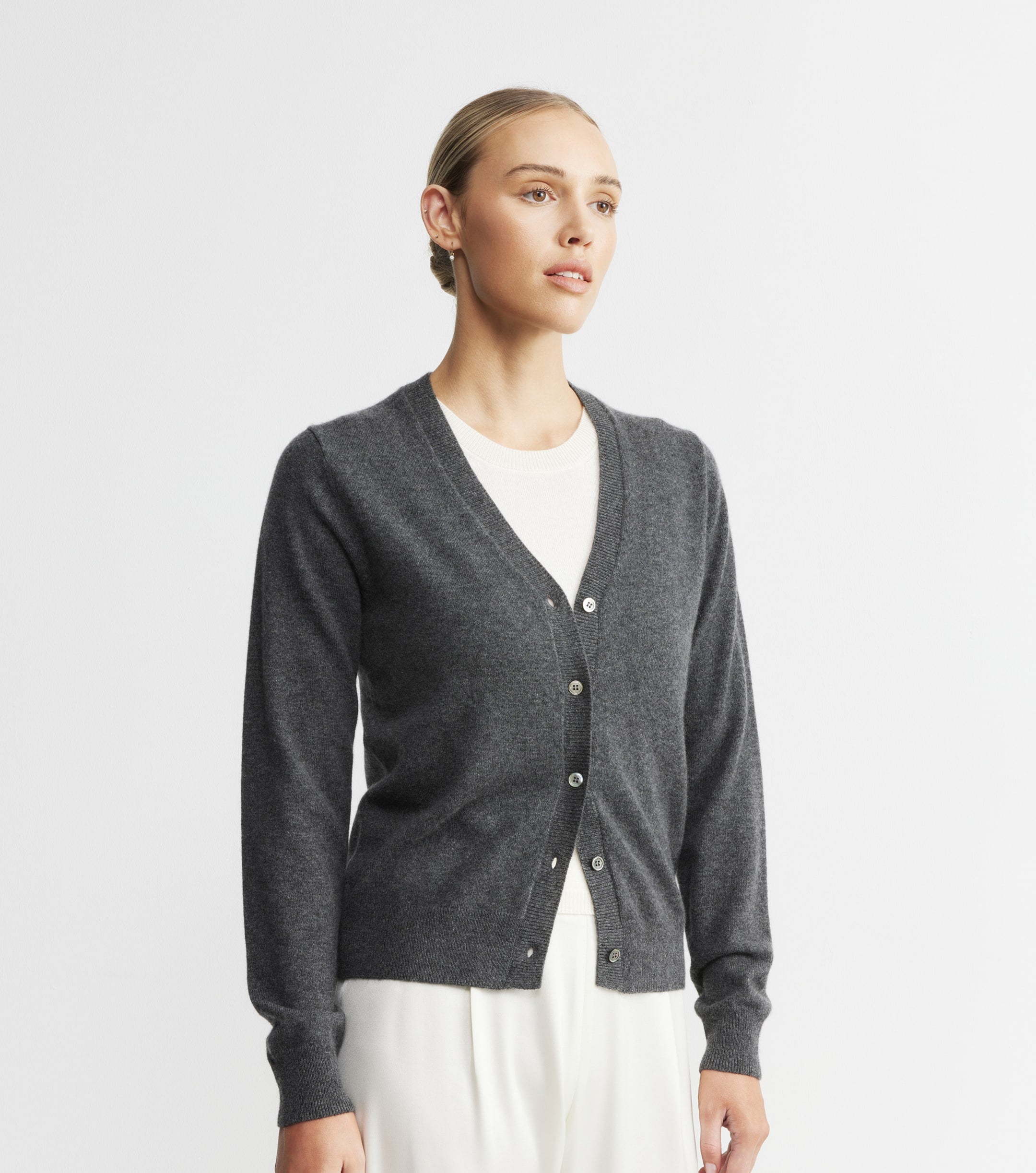 Essential Cashmere V Cardigan - Graphite