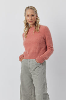  Brushed Cashmere Crew - Blush