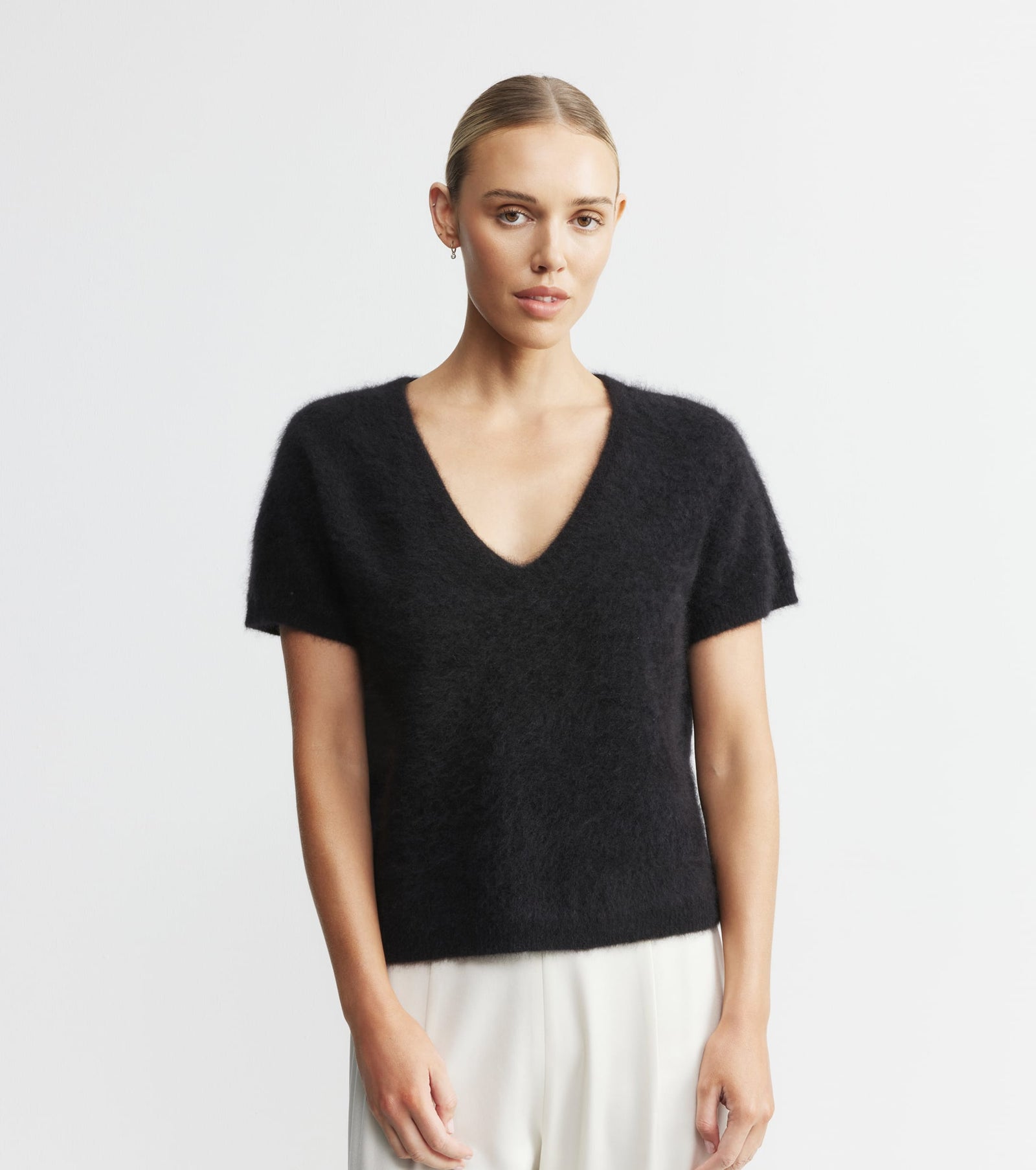 Brushed Cashmere V Tee - Black