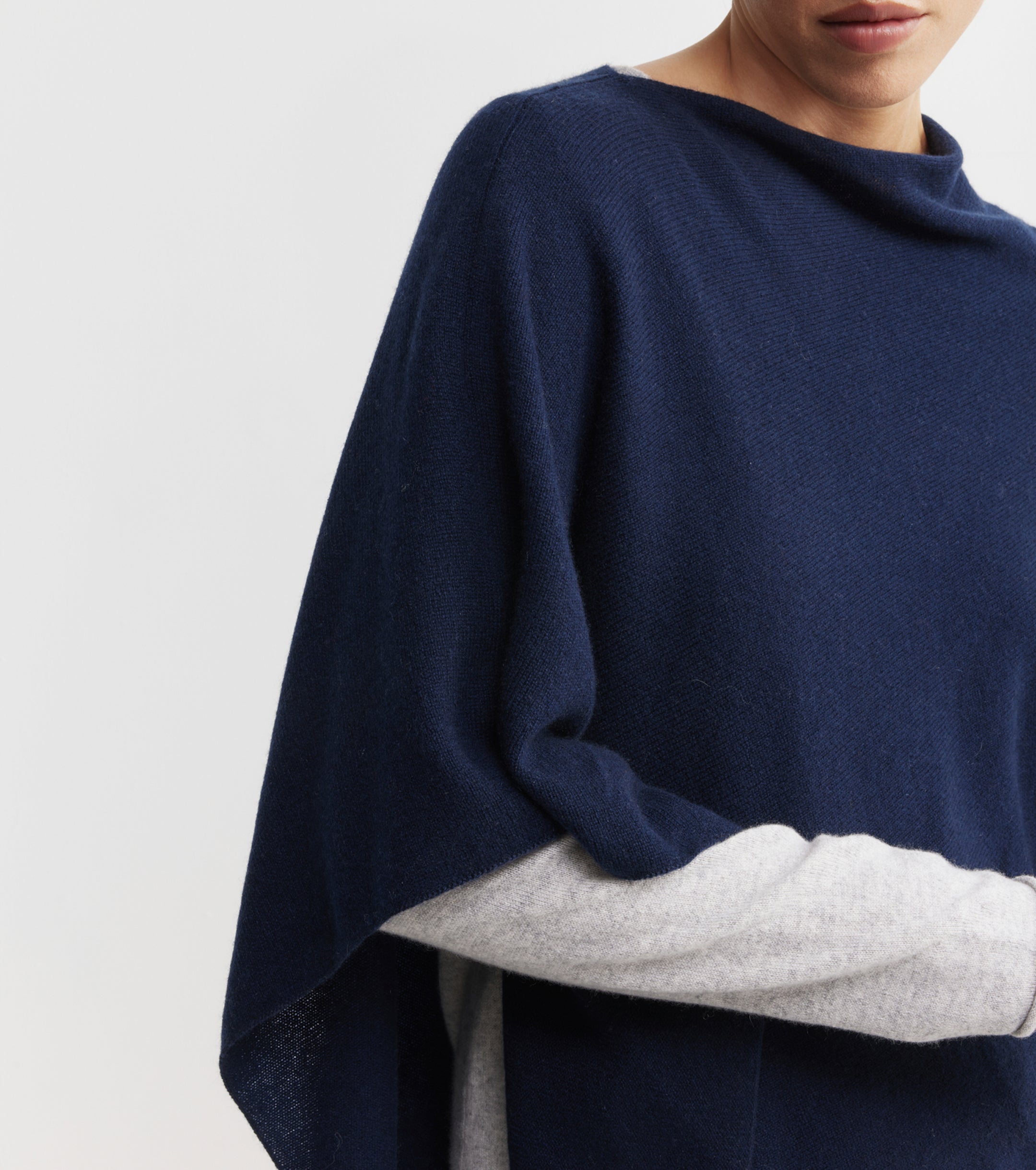 Cashmere Poncho - Navy