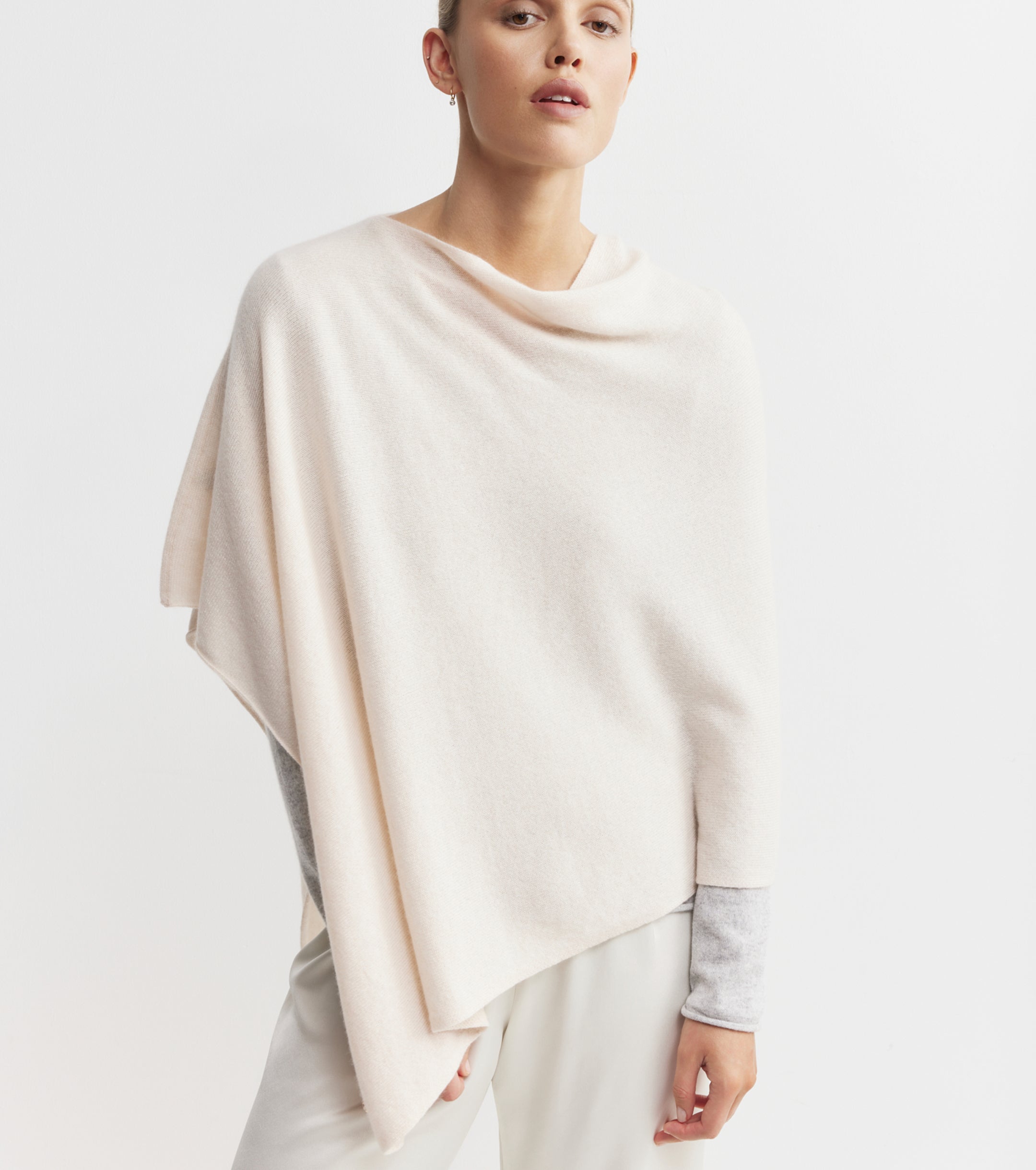 Cashmere Poncho - Soft Peach