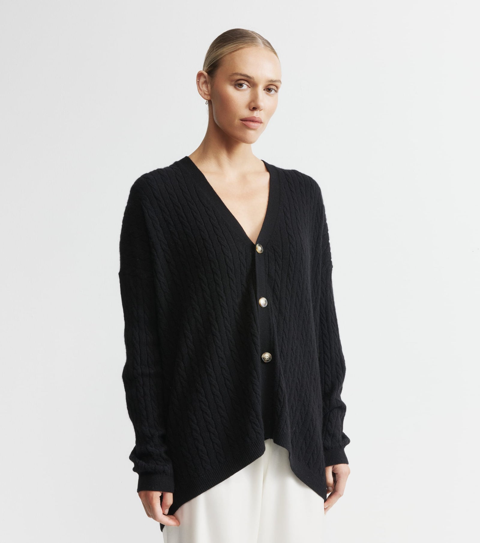Relaxed Cashmere Cable Cardigan - Black