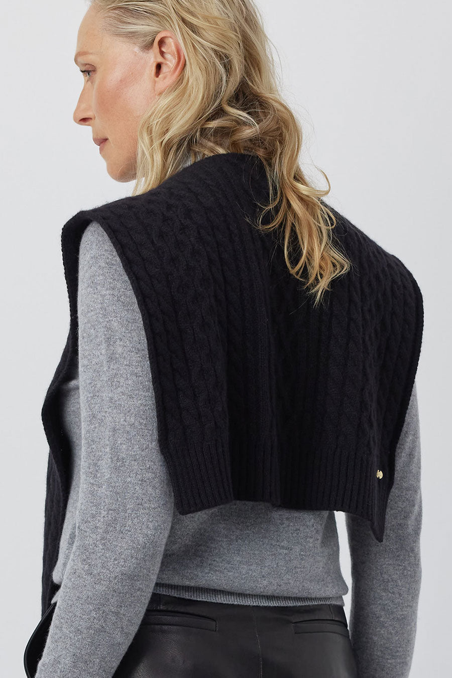Cashmere Cable Sweater Scarf - Black