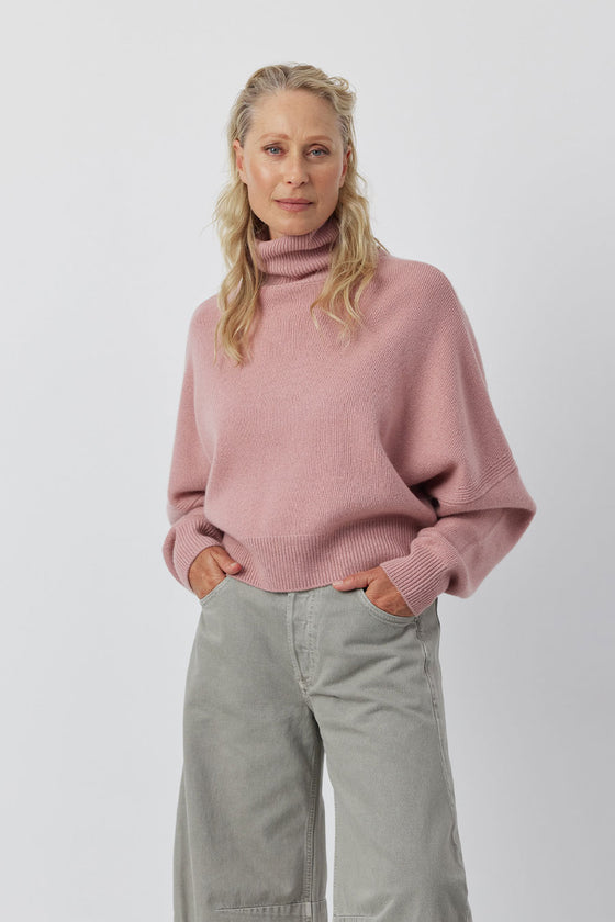 Cashmere Chunky Cropped Mock Neck Sweater - Blush