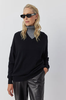  Relaxed Cashmere V Sweater - Black