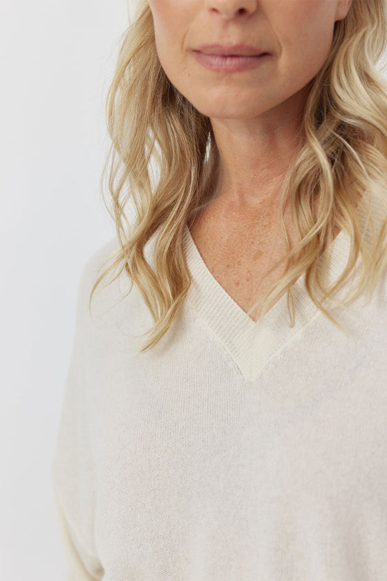 Relaxed Cashmere V Sweater - Cream