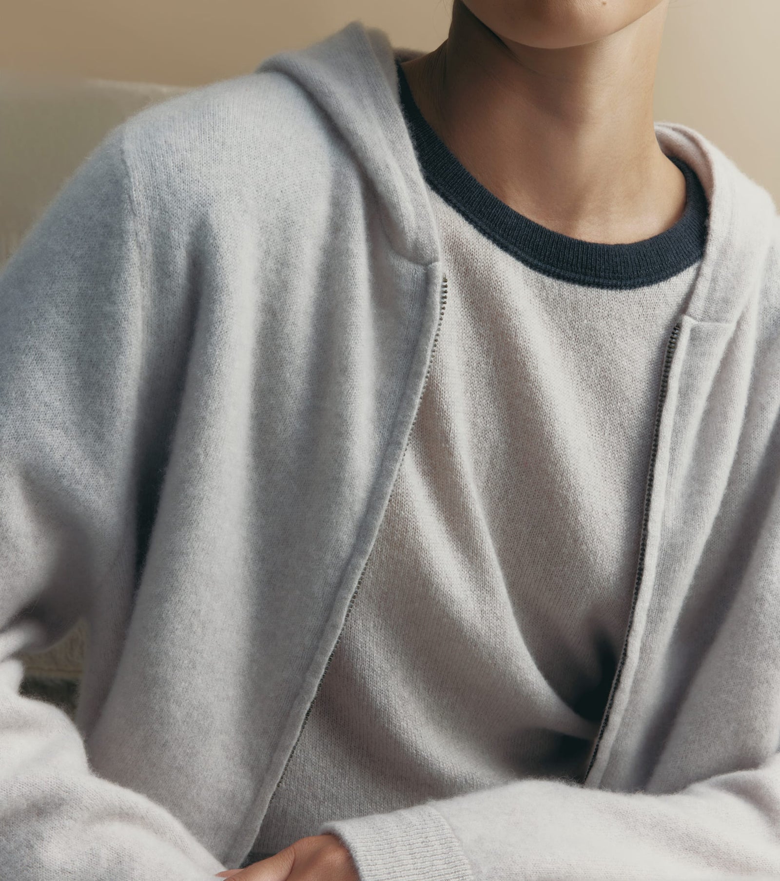 Cloud Cashmere Shrunken Zip Hoodie - Pebble