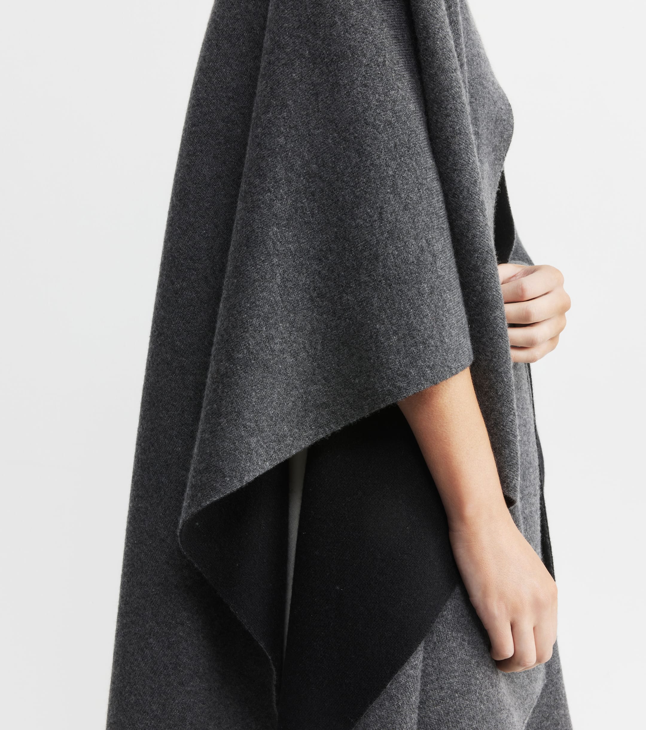 Cashmere Double Sided Cape - Black/Graphite