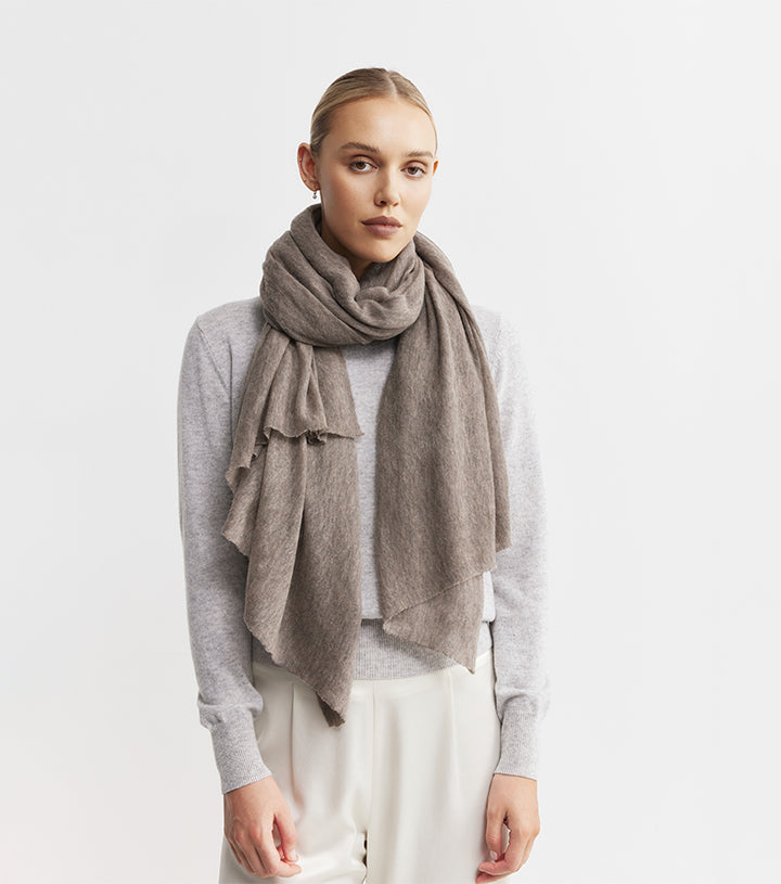 Cashmere Fine Diagonal Wrap - Walnut