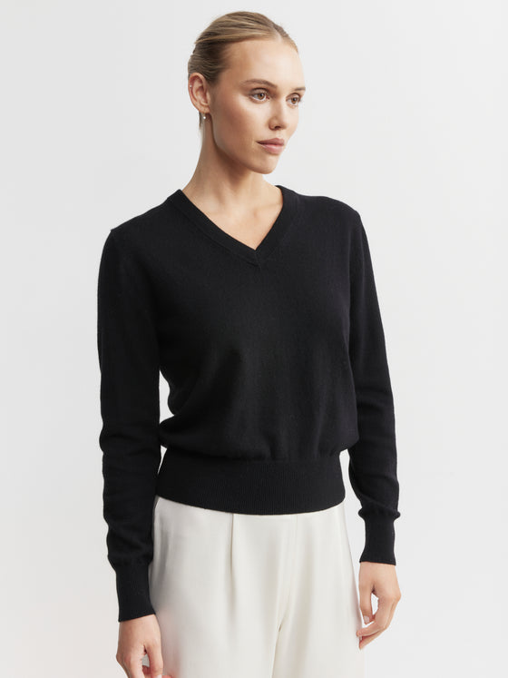 Essential Cashmere Rib V Sweater - Black