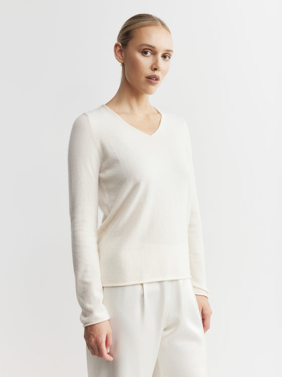 Essential Cashmere V Sweater - Cream