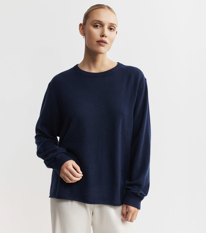 Cashmere Featherweight Oversize Crew - Navy