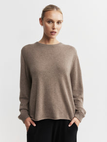  Cashmere Featherweight Oversize Crew - Walnut