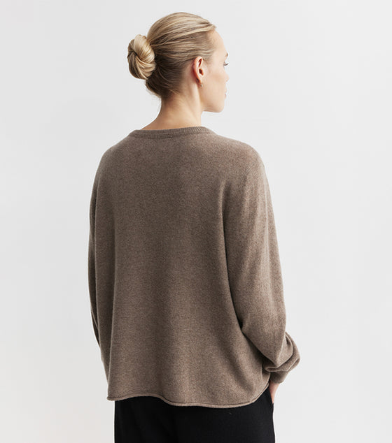 Cashmere Featherweight Oversize Crew - Walnut