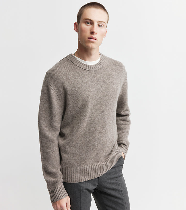 Mens Cashmere Relaxed Crew - Walnut