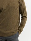 Mens Cashmere Saddle Crew - Moss