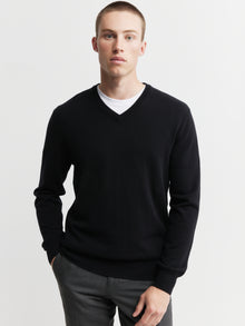  Mens Essential Cashmere V Sweater - Black