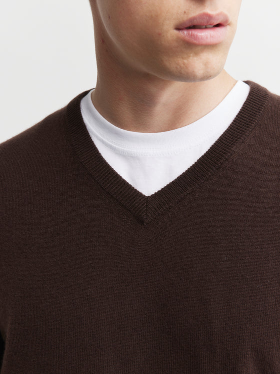 Mens Essential Cashmere V Sweater - Chocolate