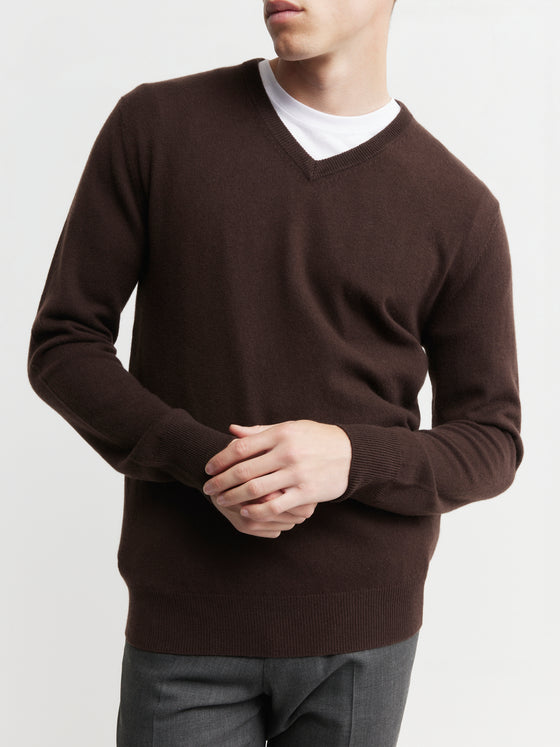 Mens Essential Cashmere V Sweater - Chocolate