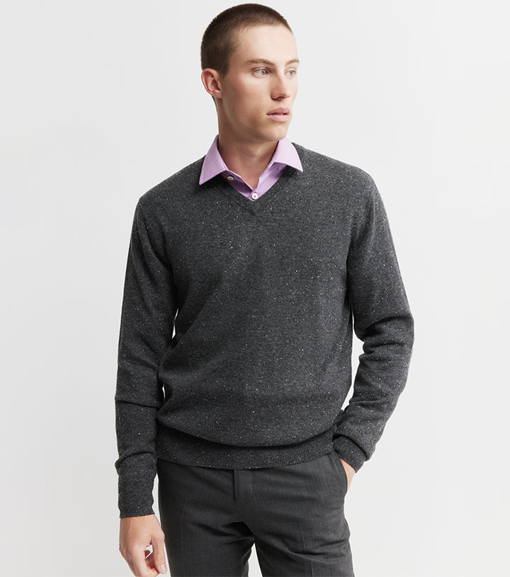 Mens Essential Cashmere V Sweater - Charcoal Donegal
