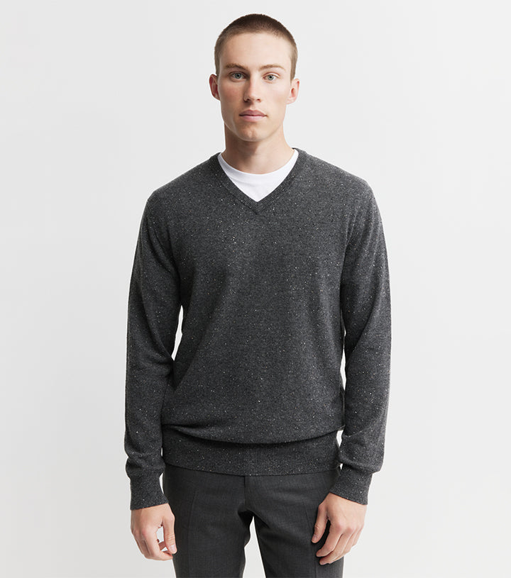 Mens Essential Cashmere V Sweater - Charcoal Donegal