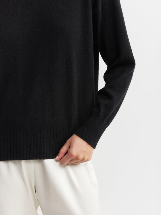 Essential Cashmere Relaxed Crewneck - Black