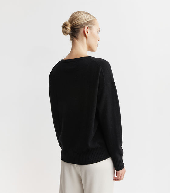 Essential Cashmere Relaxed Crewneck - Black