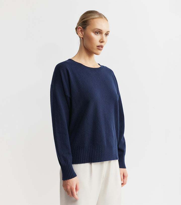 Essential Cashmere Relaxed Crewneck - Navy
