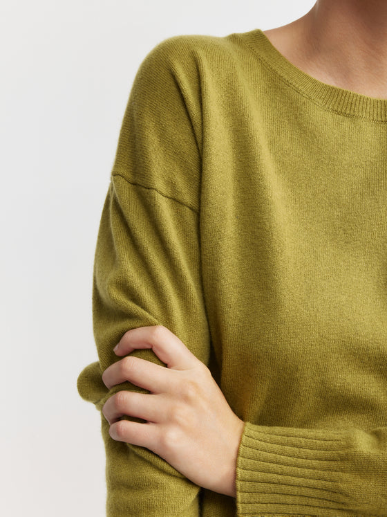 Essential Cashmere Relaxed Crew Neck - Olive