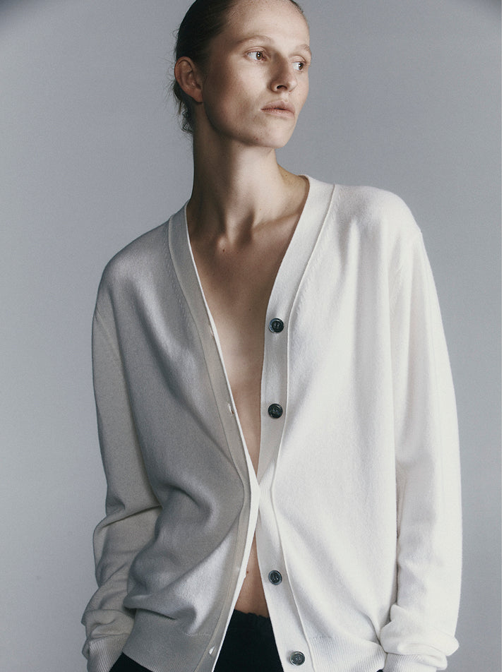 Essential Cashmere V Cardigan - White